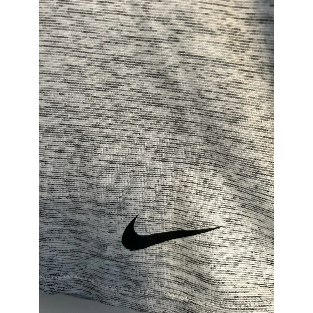 Nike Shirt Womens XL Short Sleeve Crew Neck Grey Dri-Fit Lightweight Workout - Picture 3 of 9